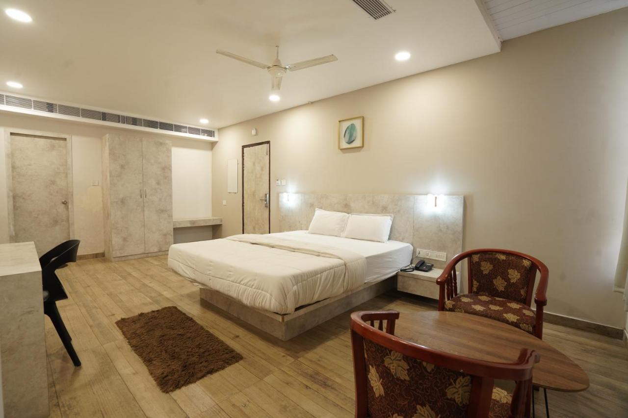 Hotel Trp Bliss Nizamabad Экстерьер фото